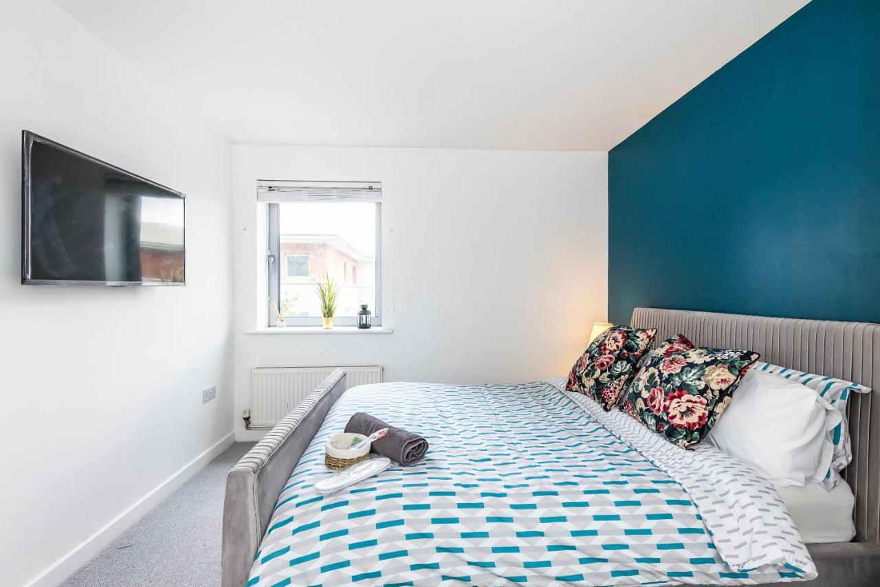 Bow Wharf Apartments Londra Dış mekan fotoğraf
