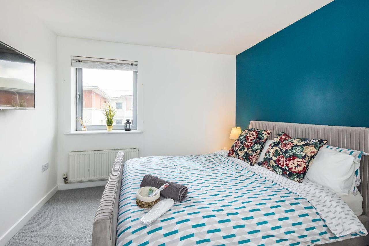 Bow Wharf Apartments Londra Dış mekan fotoğraf