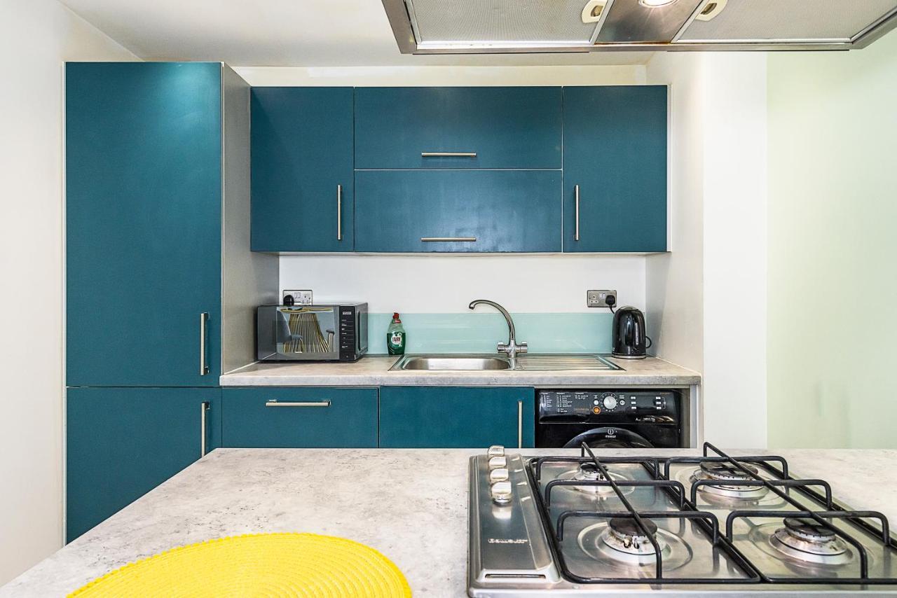 Bow Wharf Apartments Londra Dış mekan fotoğraf
